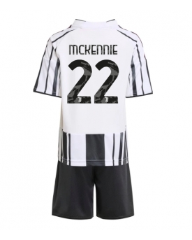Billige Fotballdrakt Juventus Weston McKennie #22 Replika Hjemmedraktsett Barn 2025-26 Kortermet (med bukser)